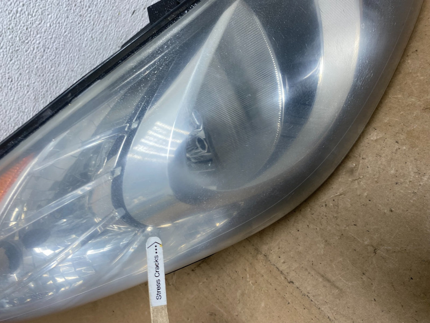 2011 2012 2013 Hyundai Elantra Right Passenger Headlight AC5679 DW4