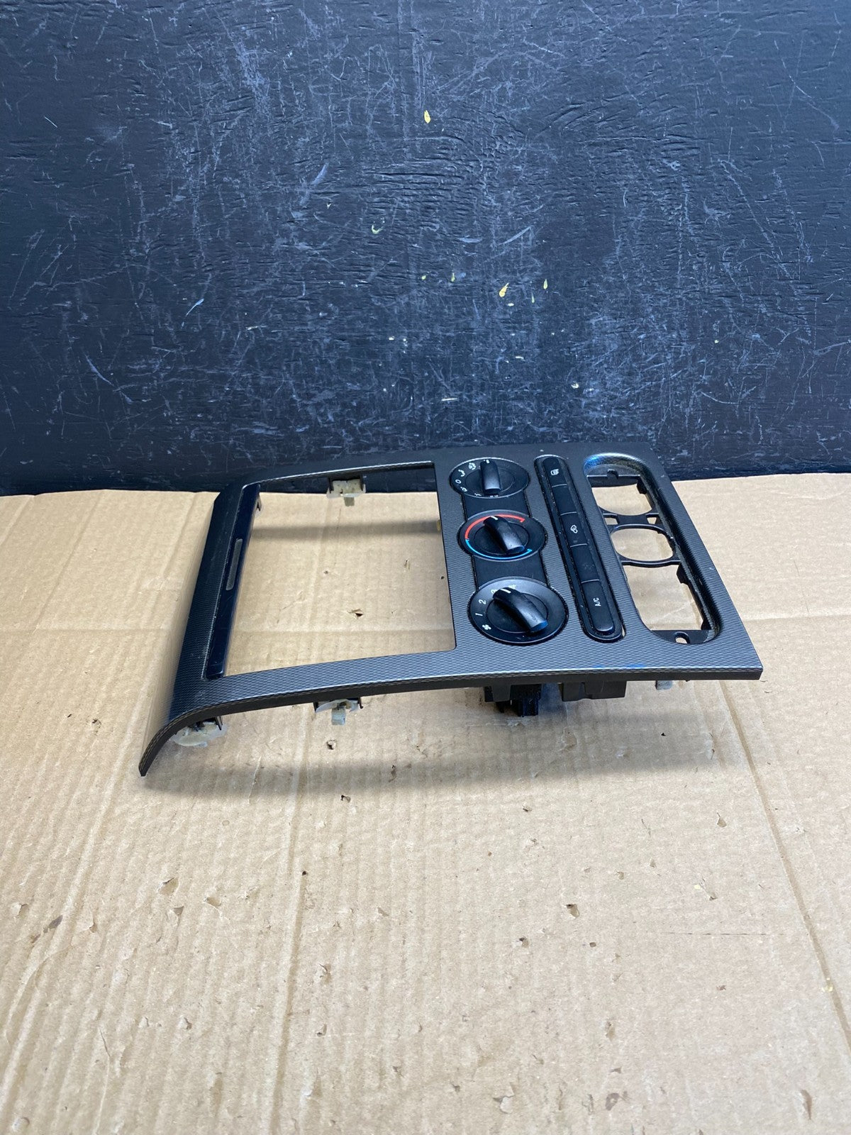 2004 to 2008 Ford F150 Radio Climate Dash Bezel Surround Black AC9426 DG1