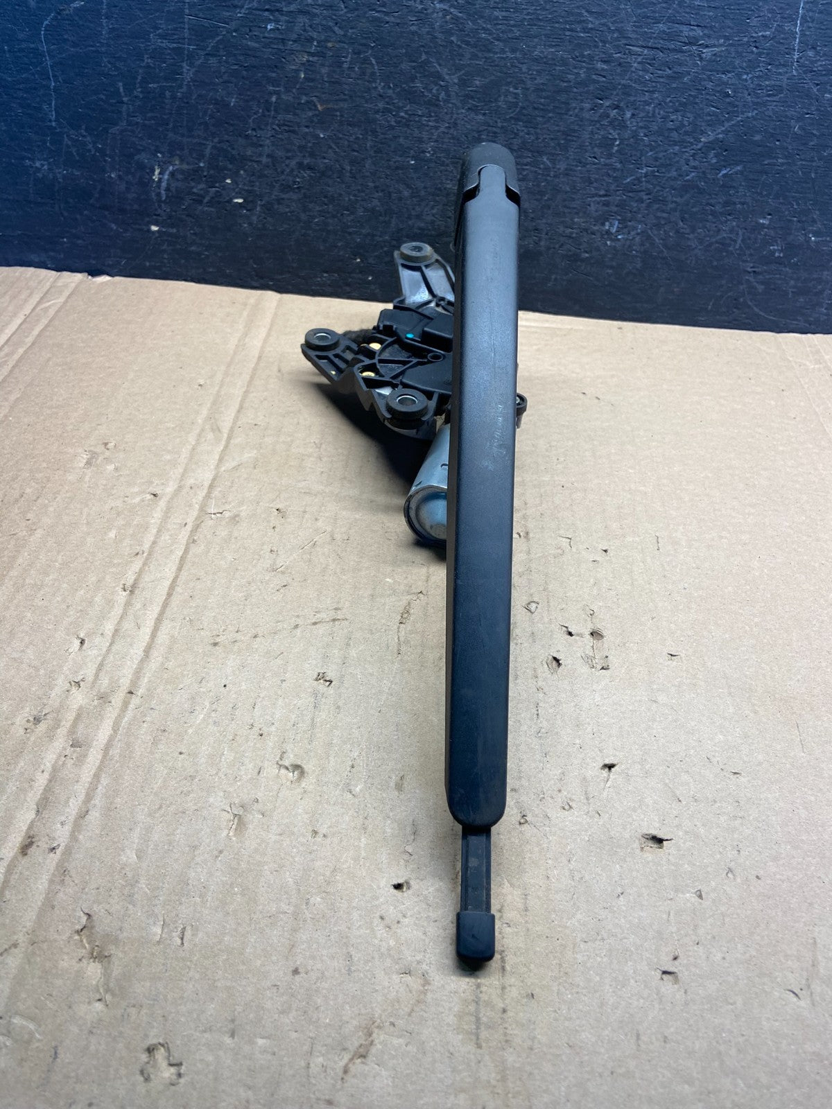 2020 to 2023 Ford Explorer Rear Windshield Wiper Motor AE2318 DG2