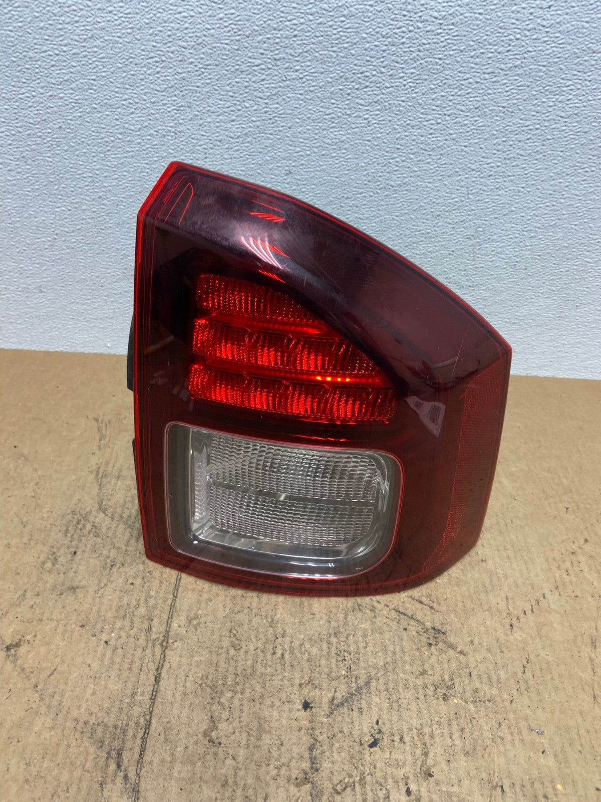 2014 - 2017 Jeep Compass Right Passenger Side Tail Light AB6926 LK0
