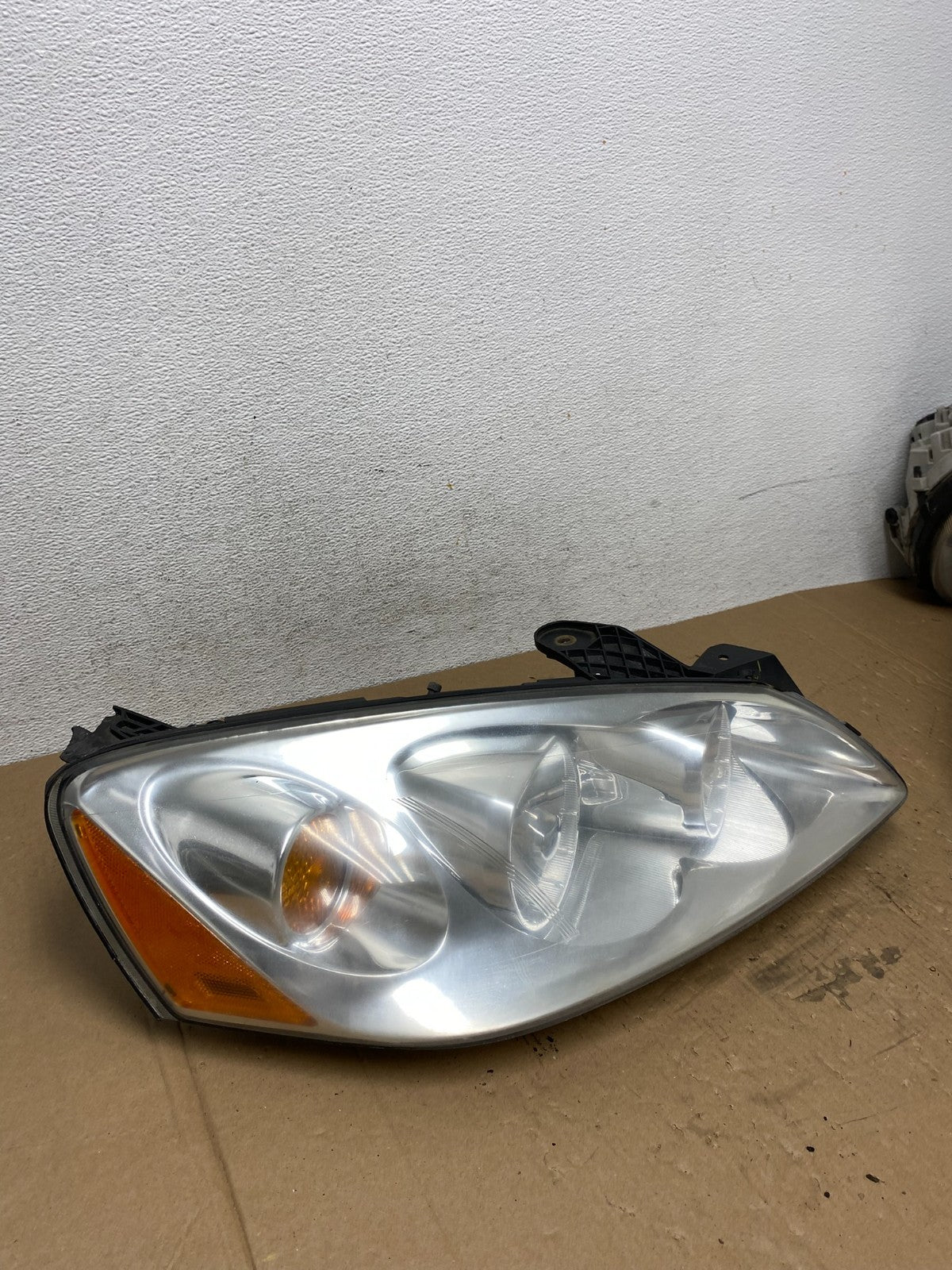 2005 to 2009 Pontiac G6 Headlight Right Passenger Rh Side Halogen AD7808 DW2