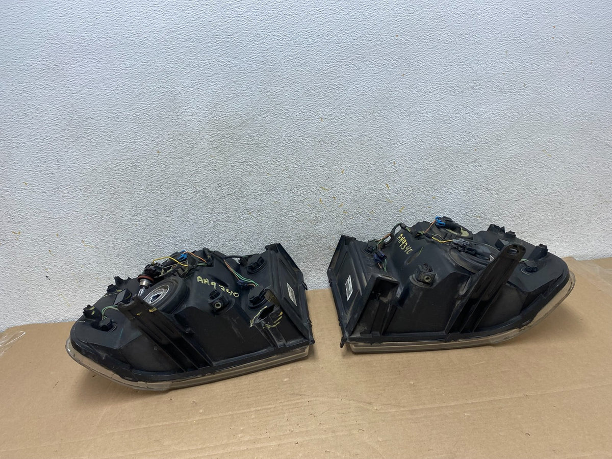 2007 - 2014 GMC Sierra Left+Right Side Halogen Headlights AH9340 DW18