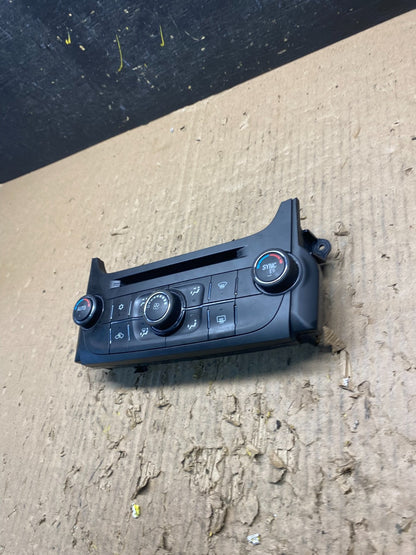 2014 2015 Chevrolet Malibu AM FM Radio Control Panel T1845 DG2