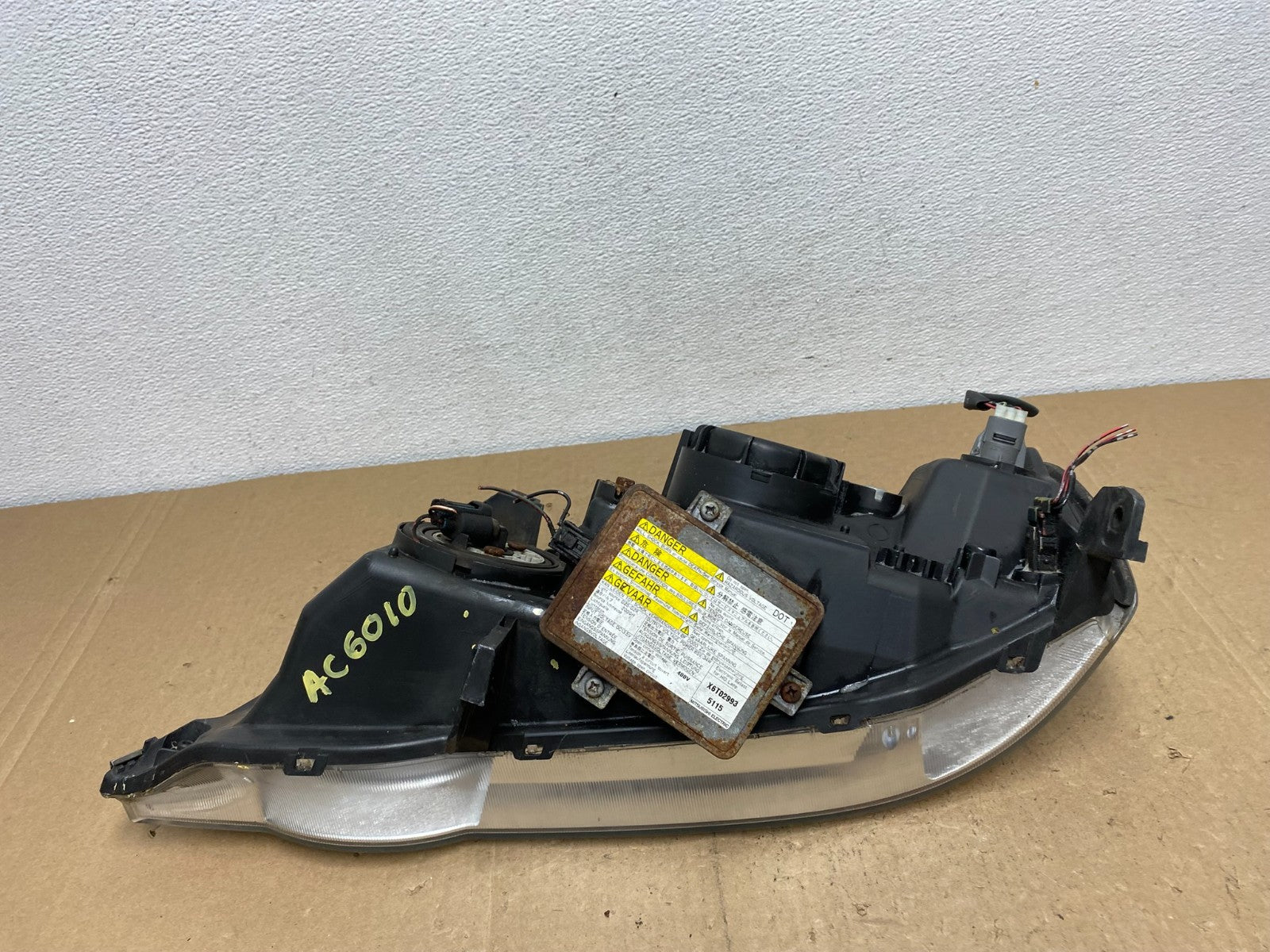 2002-2003 Acura Tl Hid Xenon Right Passenger Rh Side Headlight AC6010 DW8