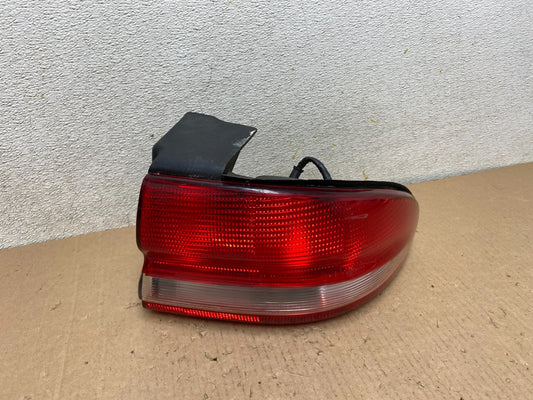 1993 to 1997 Chrysler Concorde Right Passenger Side Tail Light P9466 DW0