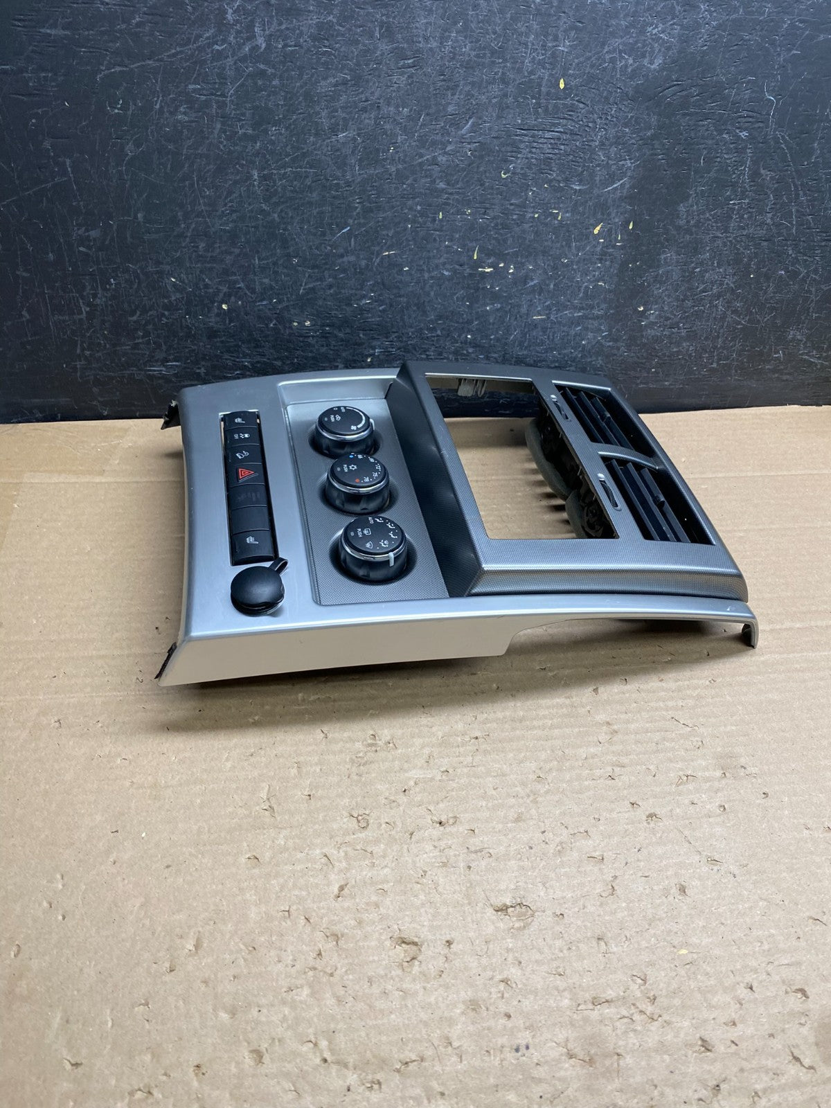 2008 to 2012 Jeep Liberty Dash Climate Temperature Control Radio Bezel AG6397 DG3