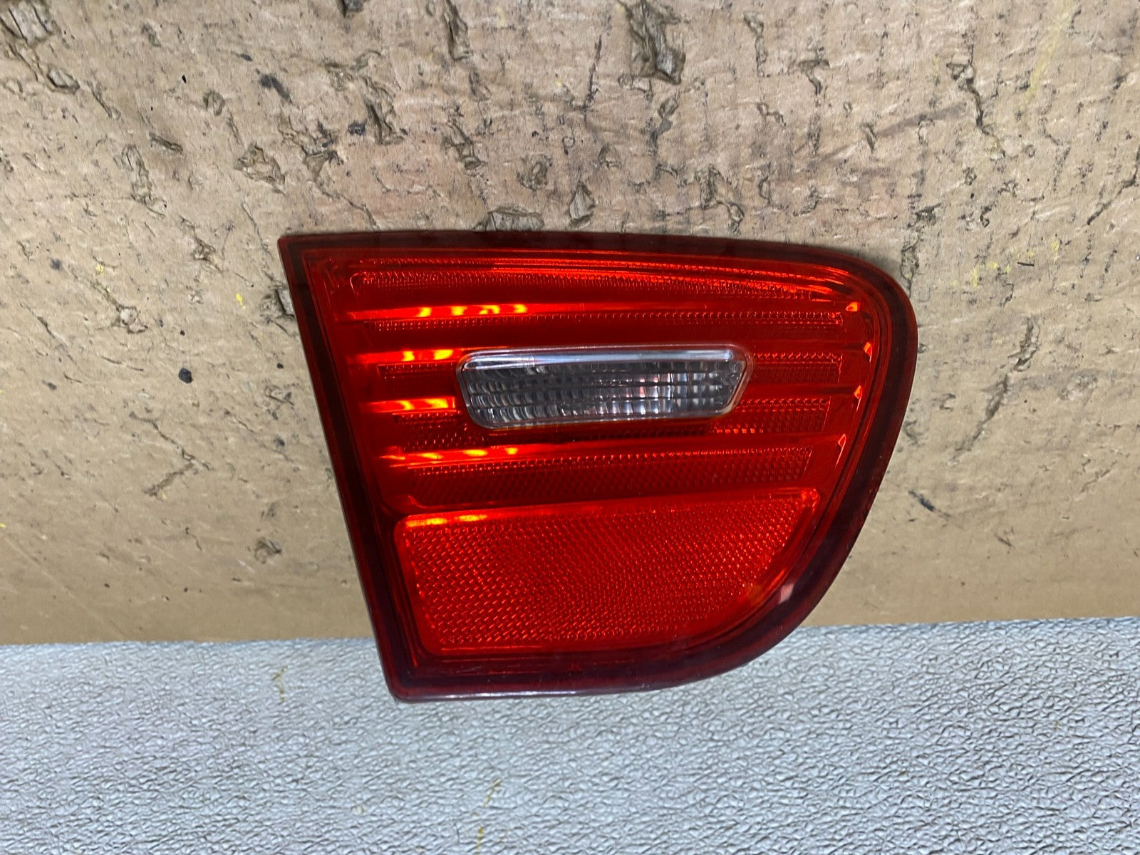 2007-2010 Hyundai Elantra Left Driver LH Tail Light Inner Oem V8417 DW0