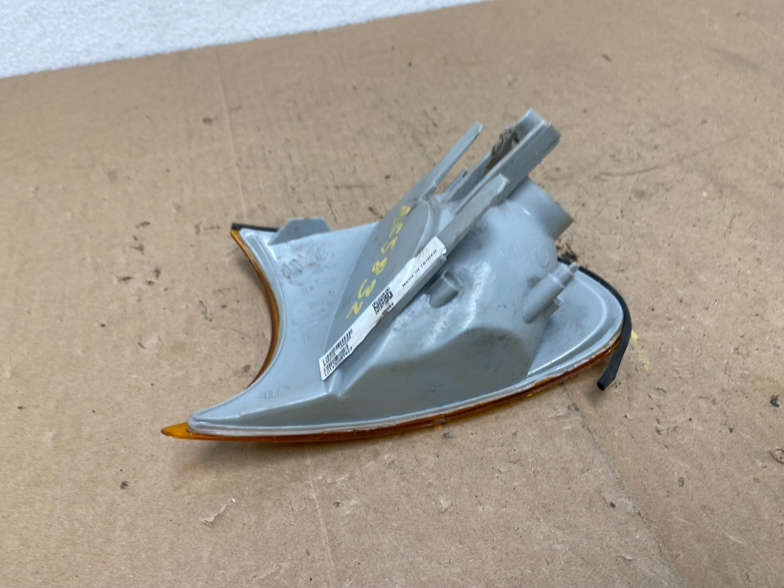 2000 to 2003 BMW 325Ci 330Ci E46 Coupe Right Passenger Turn Signal AC5832 DW4