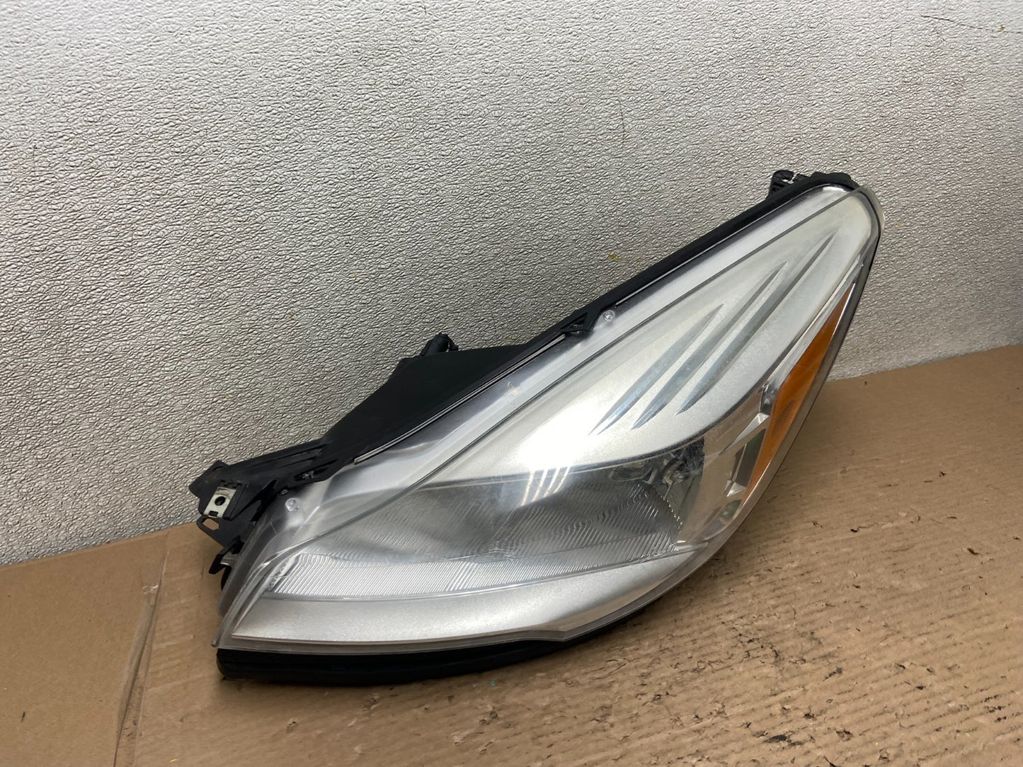 2013 - 2016 Ford Escape Headlight Left Driver Lh Side Halogen AA9525 DW2