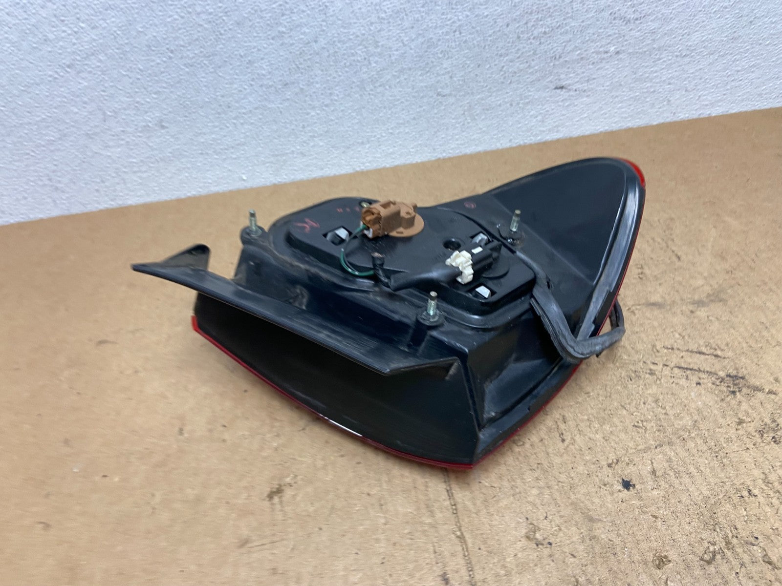 2002-2004 Infiniti i35 Right Passenger Rh Side Tail Light OEM AC3652 DW4
