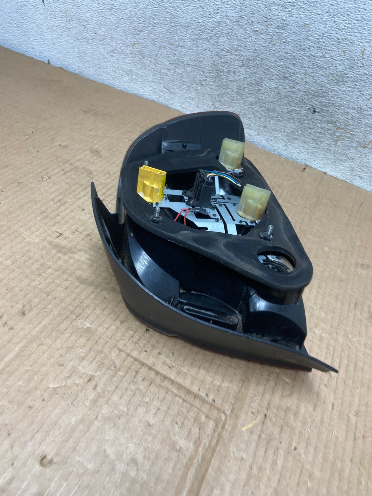 2001- 2003 BMW 5 Series E39 530i Left Driver LH Tail Light AI7050 LK4