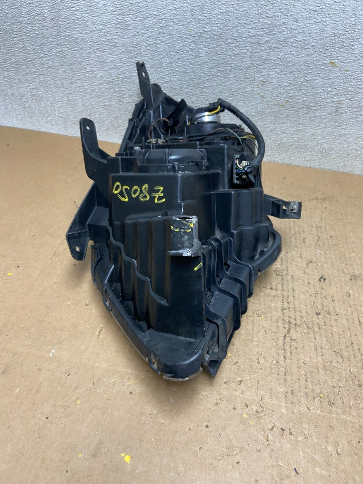 2010-2015 Chevrolet Equinox Right Passenger Halogen Projector Headlight Z8050 DW6