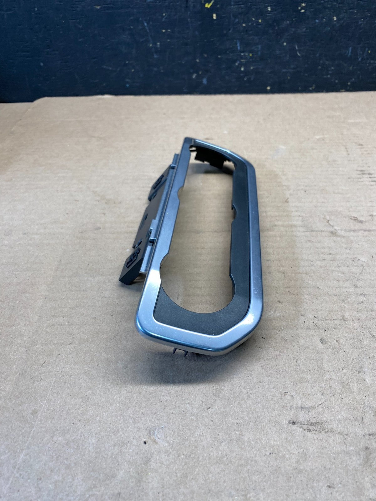 2010 to 2016 Land Rover Lr4 Center Console Shifter Floor Bezel q2508 DG4