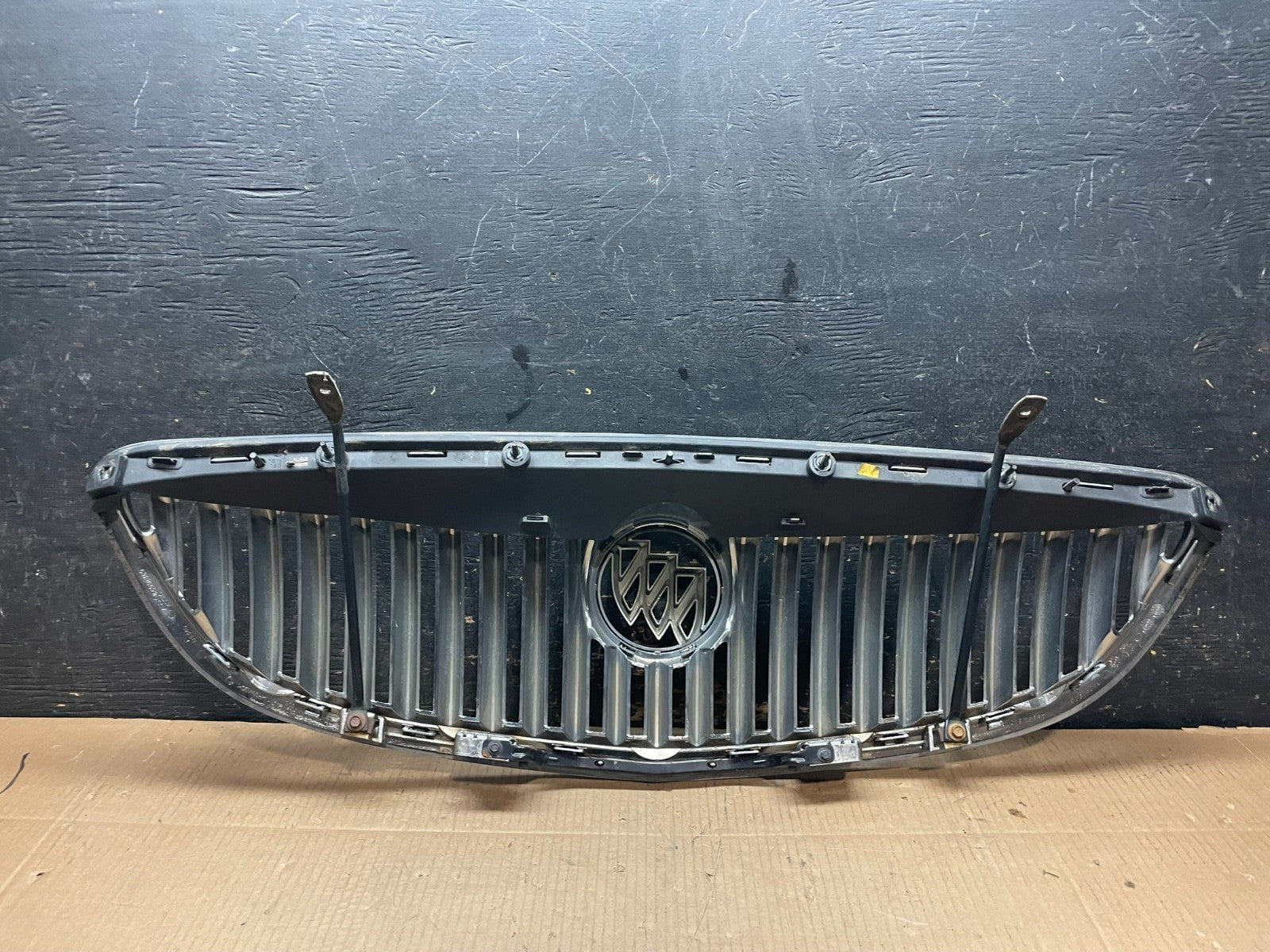 2008 to 2012 Buick Enclave Front Upper Grill Grille Oem y1807 DG3