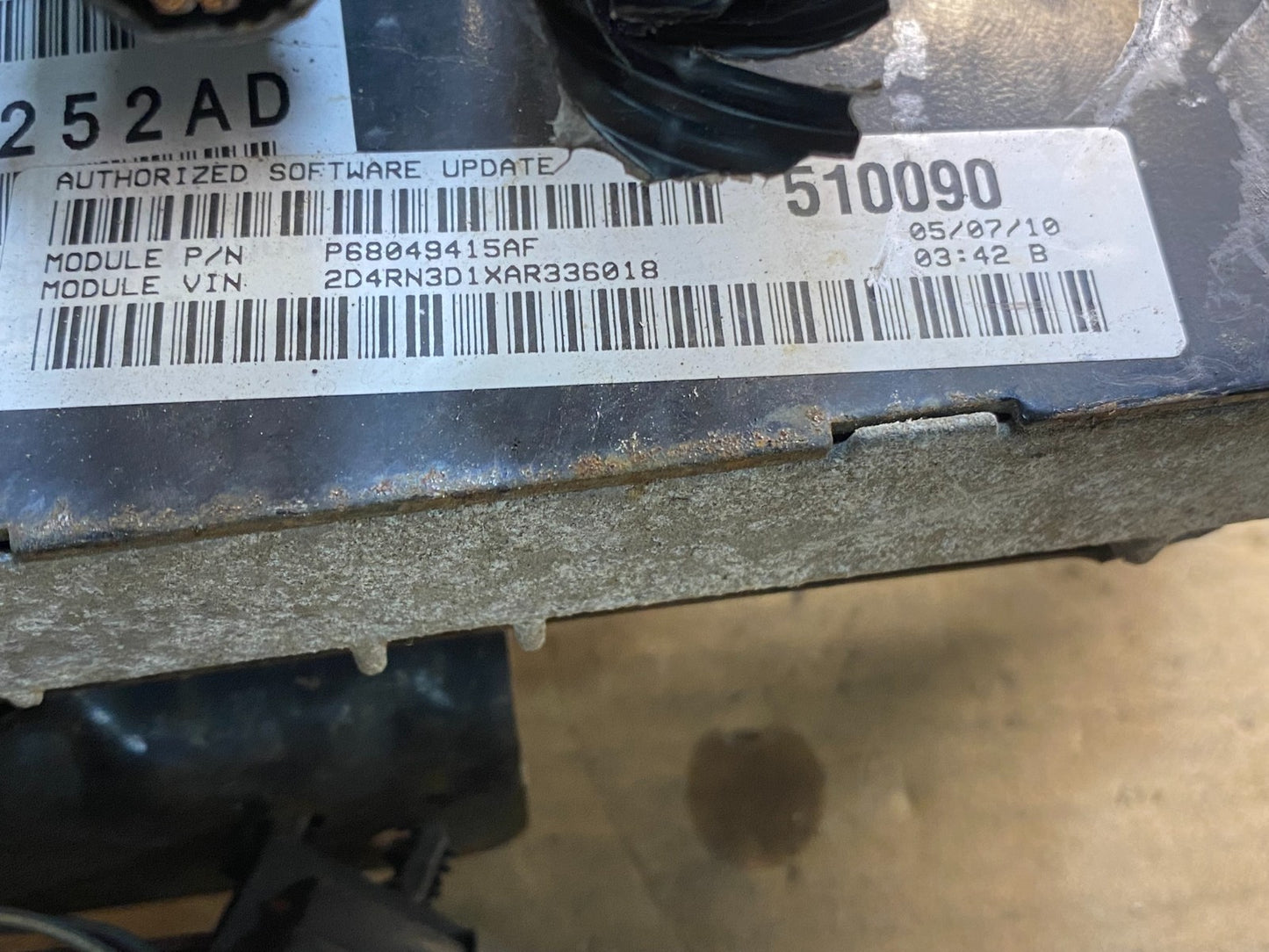 2008 to 2010 Dodge Caravan Town & Country Engine Computer ECU ae0028 DG2