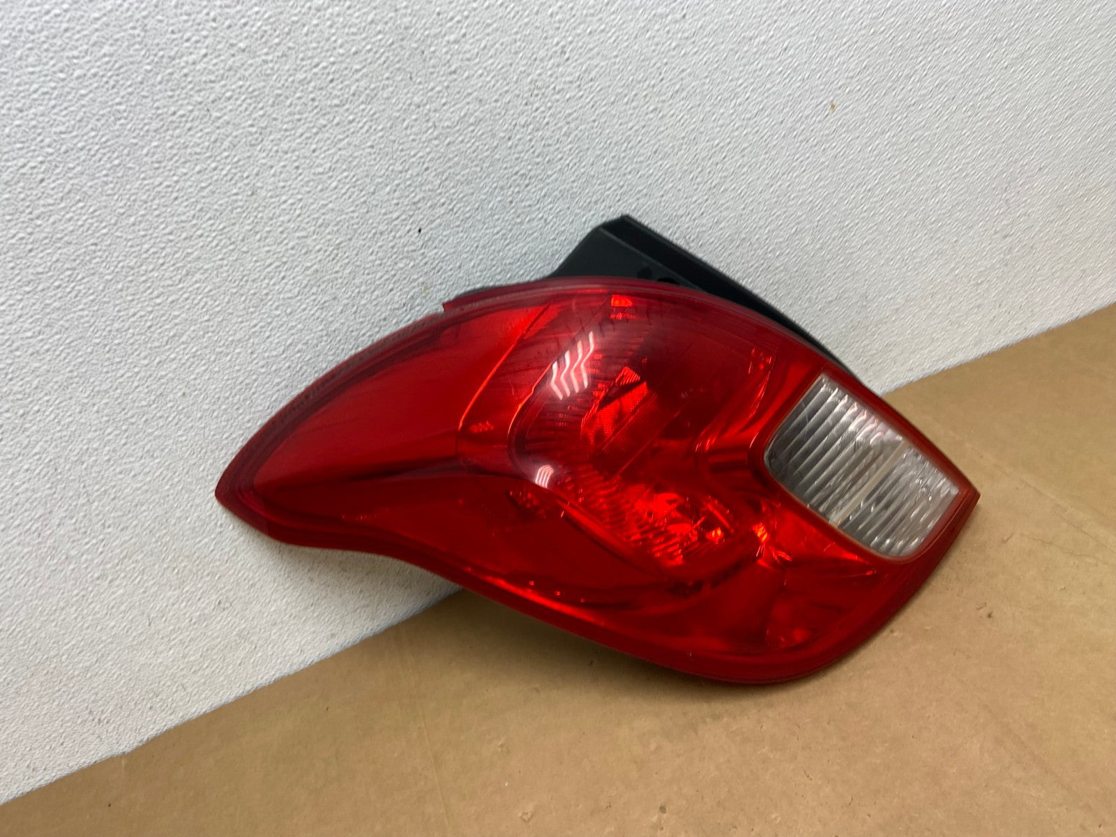 2013 to 2016 Buick Encore Left Driver LH Side Tail Light AC8391 LK2