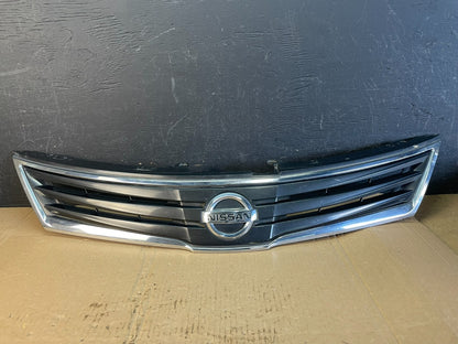 2010 to 2012 Nissan Versa Hatchback Front Upper Grill Grille AC5424 DG0