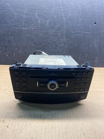 2008-2011 Mercedes W204 C300 C350 Navi Command Radio DVD CD Audio AG9521 DG0