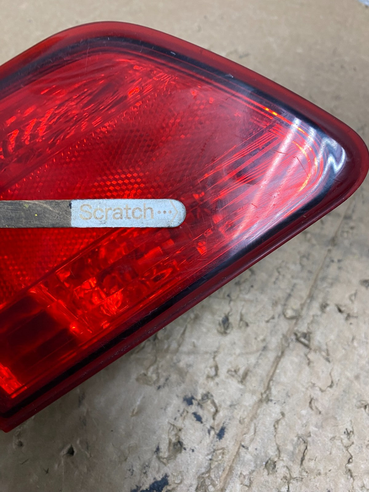 2010-2014 Subaru Legacy Left Driver Lh Side Tail Light Inner V0499 DW3