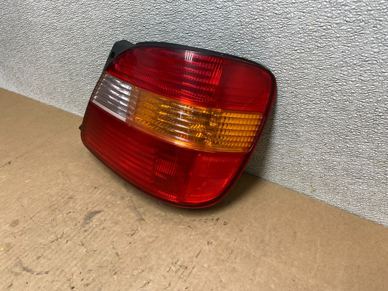 2001 - 2005 Lexus Gs300 Gs400 Gs430 Right Passenger Side Tail Light Oem Z7748 PS1