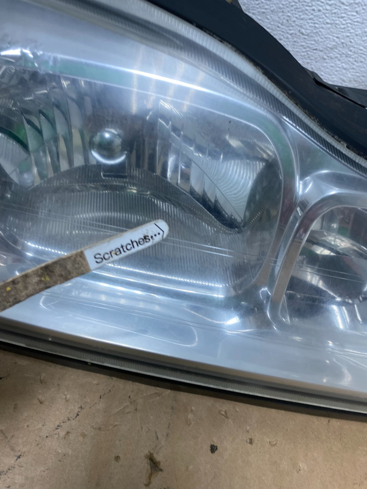 2006 to 2007 Saturn Vue Headlight Right Passenger Side Halogen AD3748 DW3