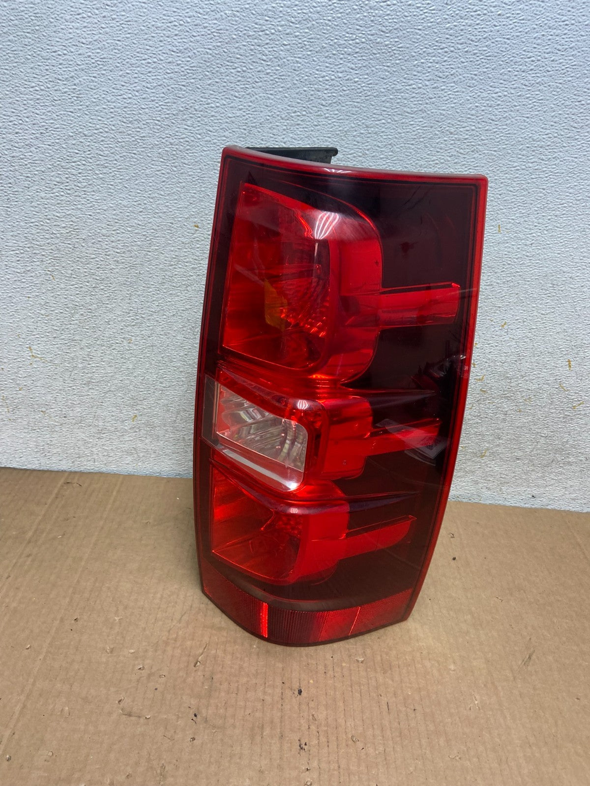 2008-2014 Chevrolet Tahoe Suburban Right Passenger Rh Tail Light AI8476 LK0
