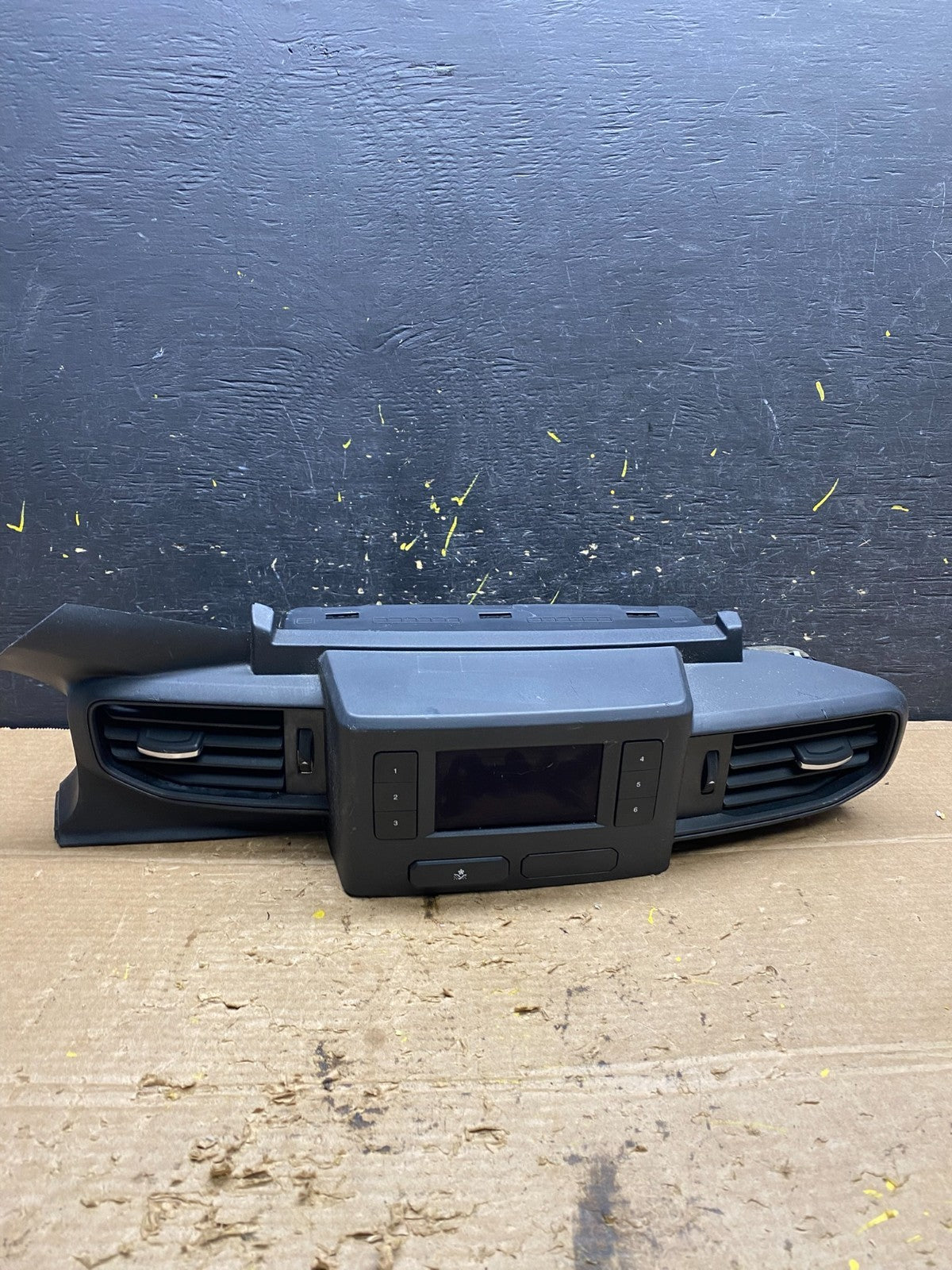 2020 to 2023 Ford  Explorer Console Radio Display Screen Air Vents Oem X1313 DG0