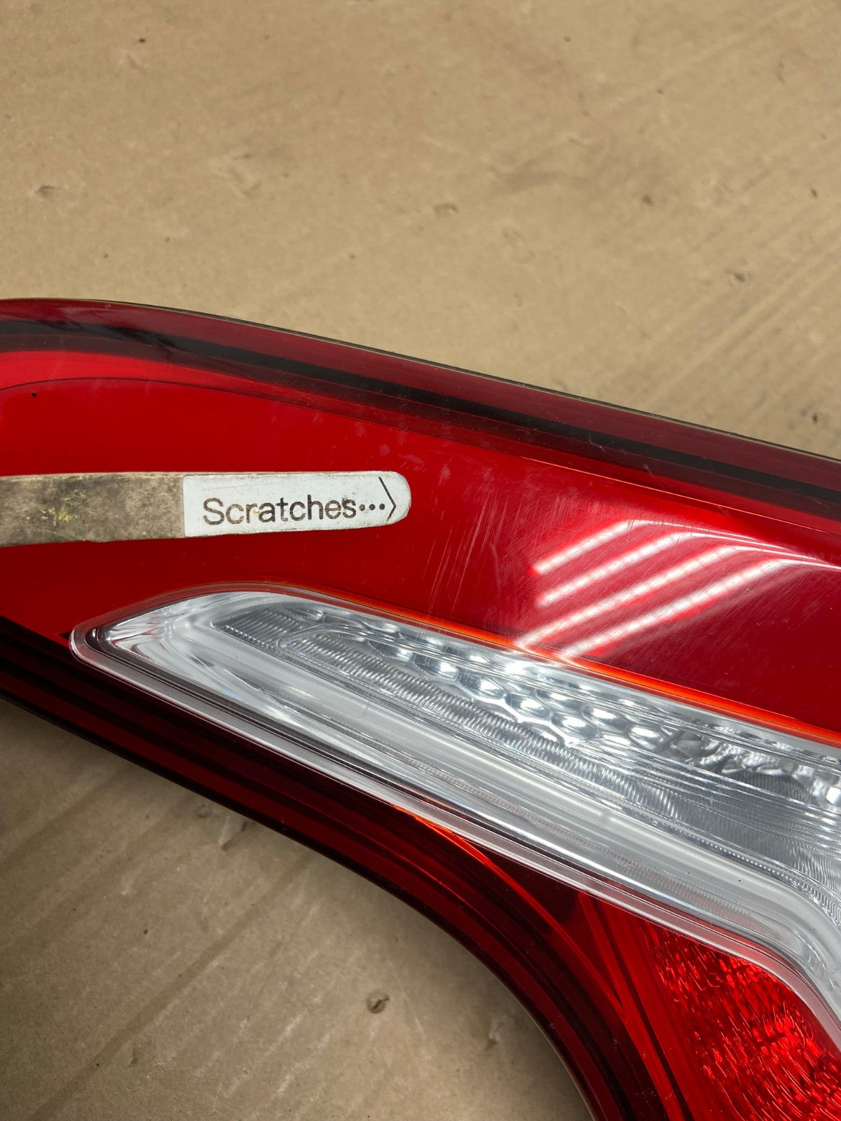 2014 - 2015 Kia Sorento SX Right Passenger Side Inner Tail Light AE9145 LK3