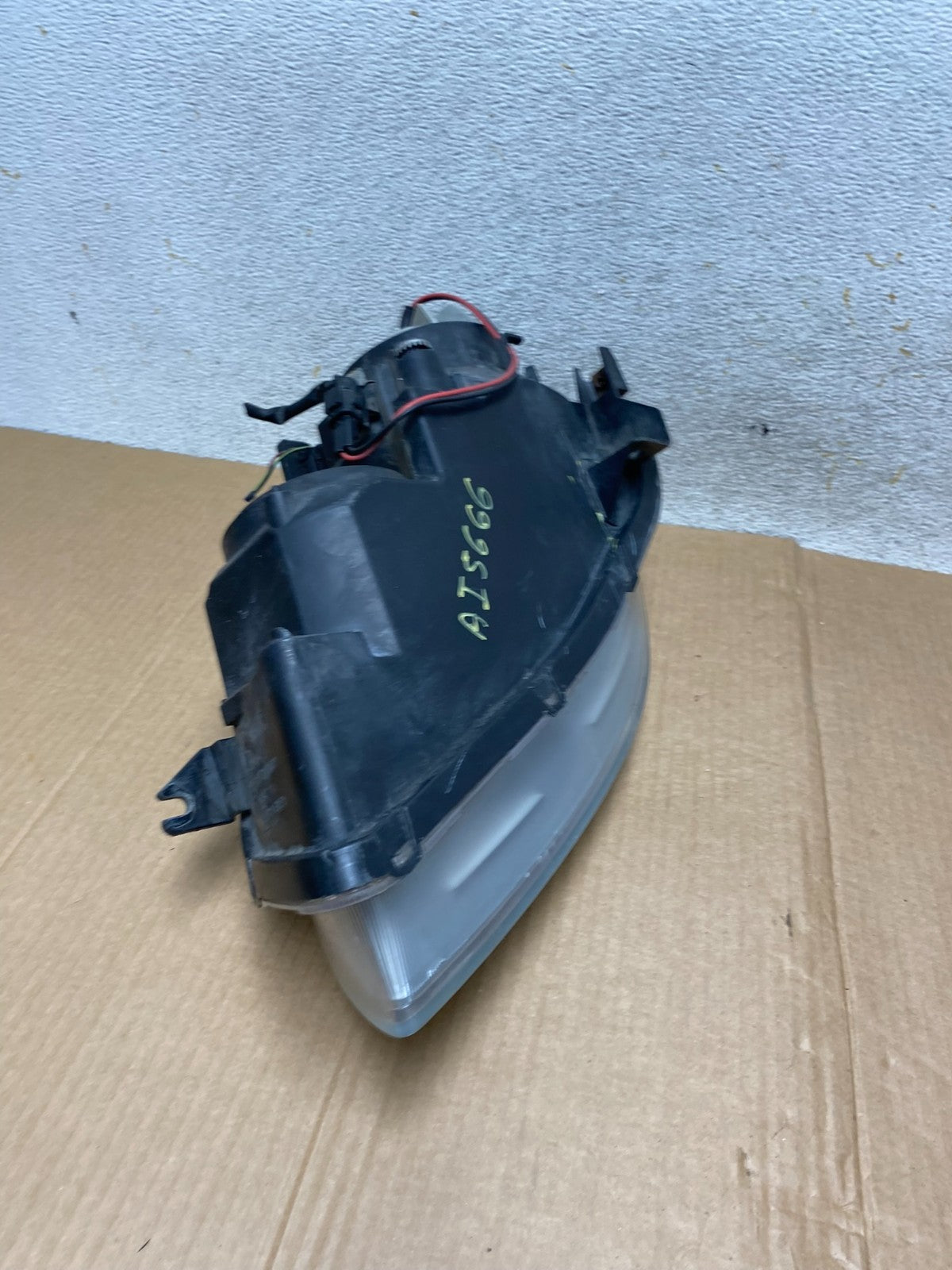 2002 to 2004 Nissan Altima Right Passenger Side Halogen Headlight AI5666 DW9