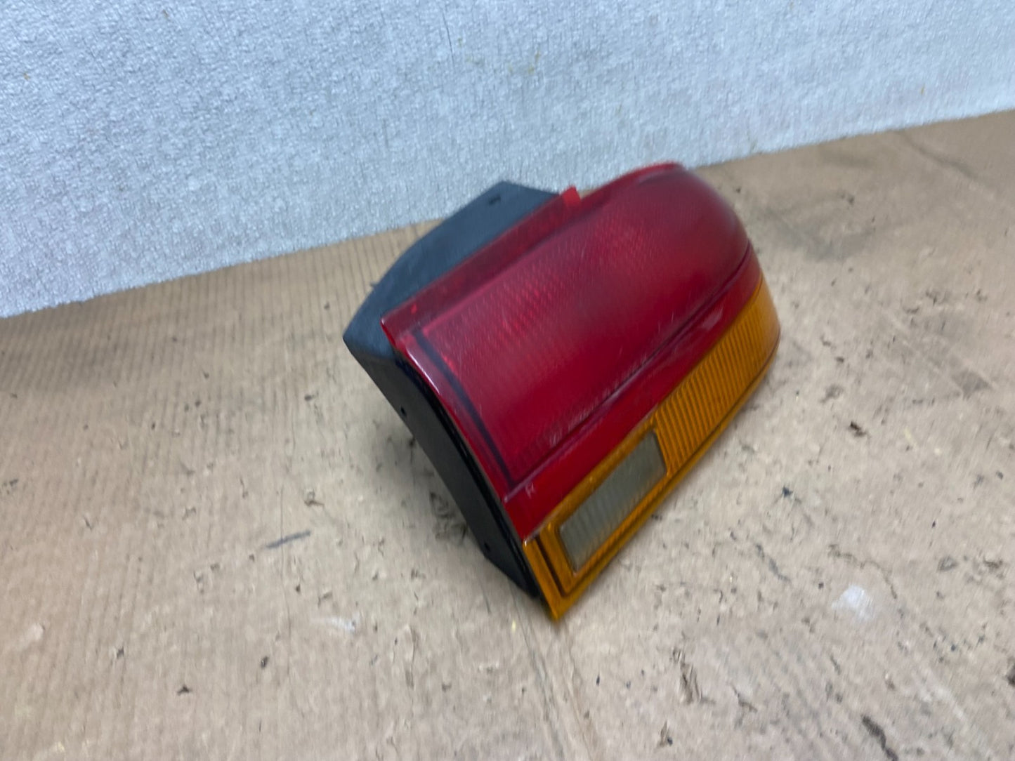 1993 - 1995 Saturn SL S-Series Right Passenger RH Side Tail Light OEM AA7038 DW2