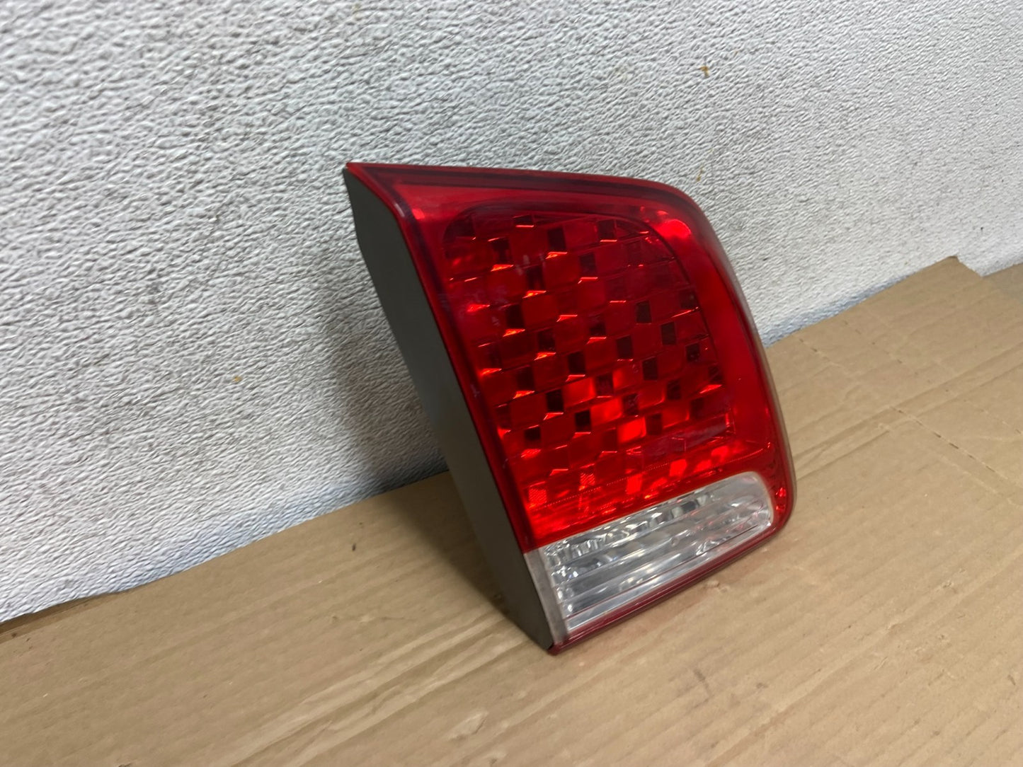 2011 2012 2013 Kia Sorento Left Driver Lh Inner Tail Light AG8886 DW1