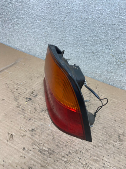1995 1996 Nissan Maxima Right Passenger RH Side Tail Light OEM AA9670 LK1