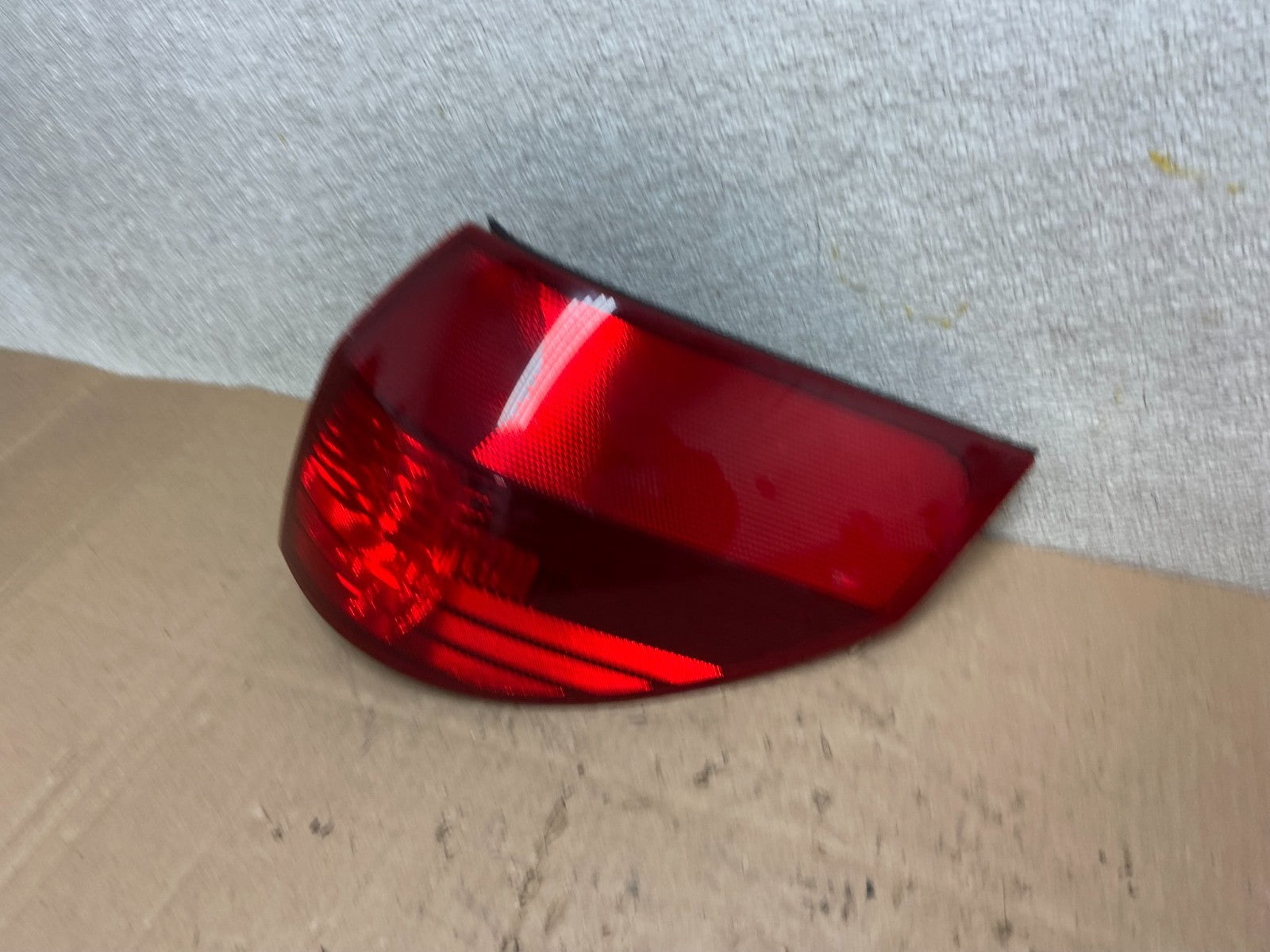 2004-2005 Toyota Sienna Right Passenger Rh Side Tail Light Oem Y0250 DW1