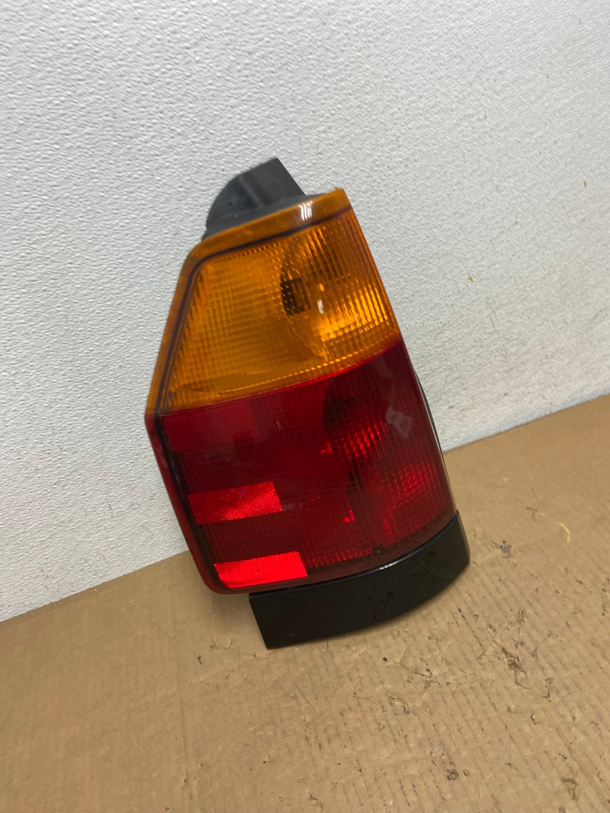 2002 to 2009 Gmc Envoy Left Driver Lh Side Tail Light AD1067 LK2
