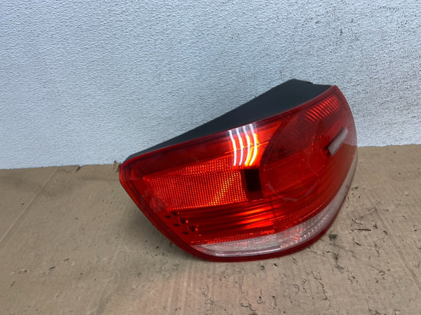 2007 - 2010 BMW M3 328i 335i Convertible Left Driver LH Tail Light AE9331 DW2