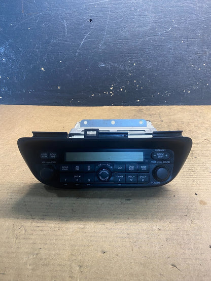 2005 to 2010 Honda Odyssey Am Fm Cd Player Radio Receiver AA1817 DG0
