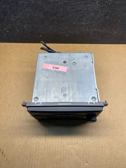 2005 to 2007 Ford Five Hundred Montego Radio CD Player AH4979 DG4