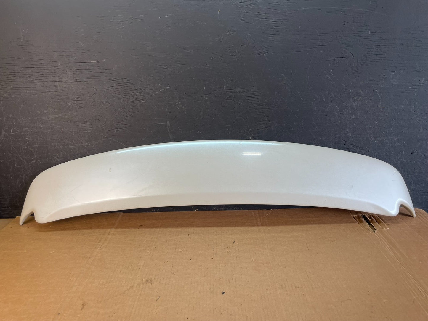 2004 to 2008 Toyota Sienna Rear Wing Spoiler AE8402 DW0