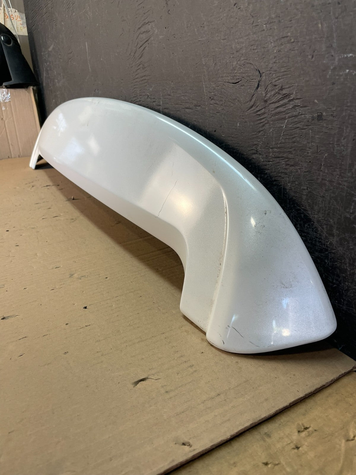 2011 to 2015 Kia Sorento Rear Spoiler Wing Brake Light AE0767 DG1