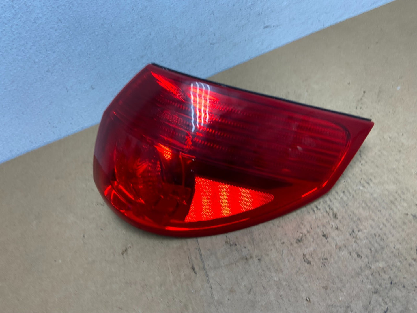 2006 - 2010 Toyota Sienna Right Passenger Side Tail Light AC3233 DW1