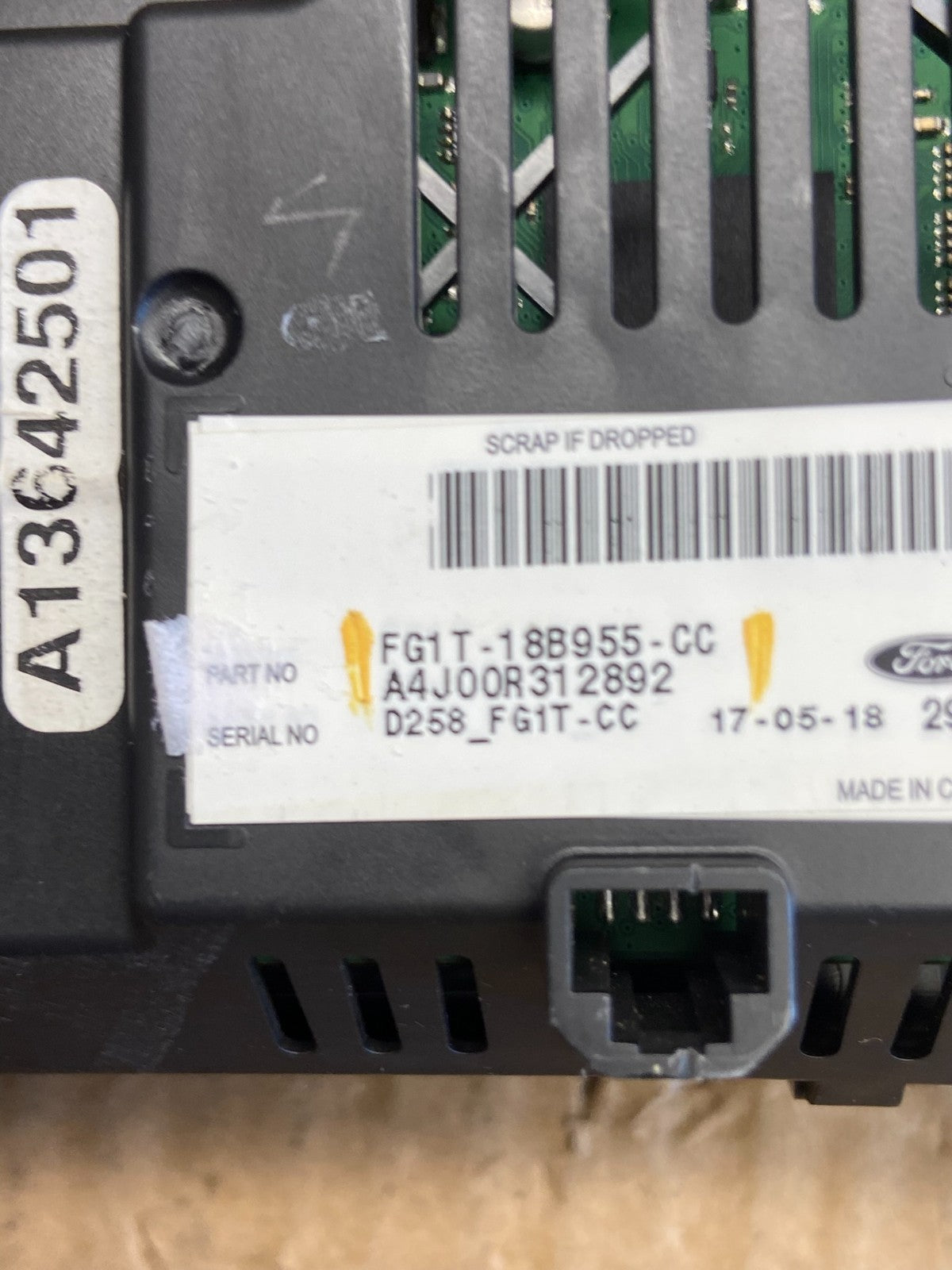 2015 to 2019 Ford Taurus 4.2" Radio Navigation Screen Module AD6834 DG5