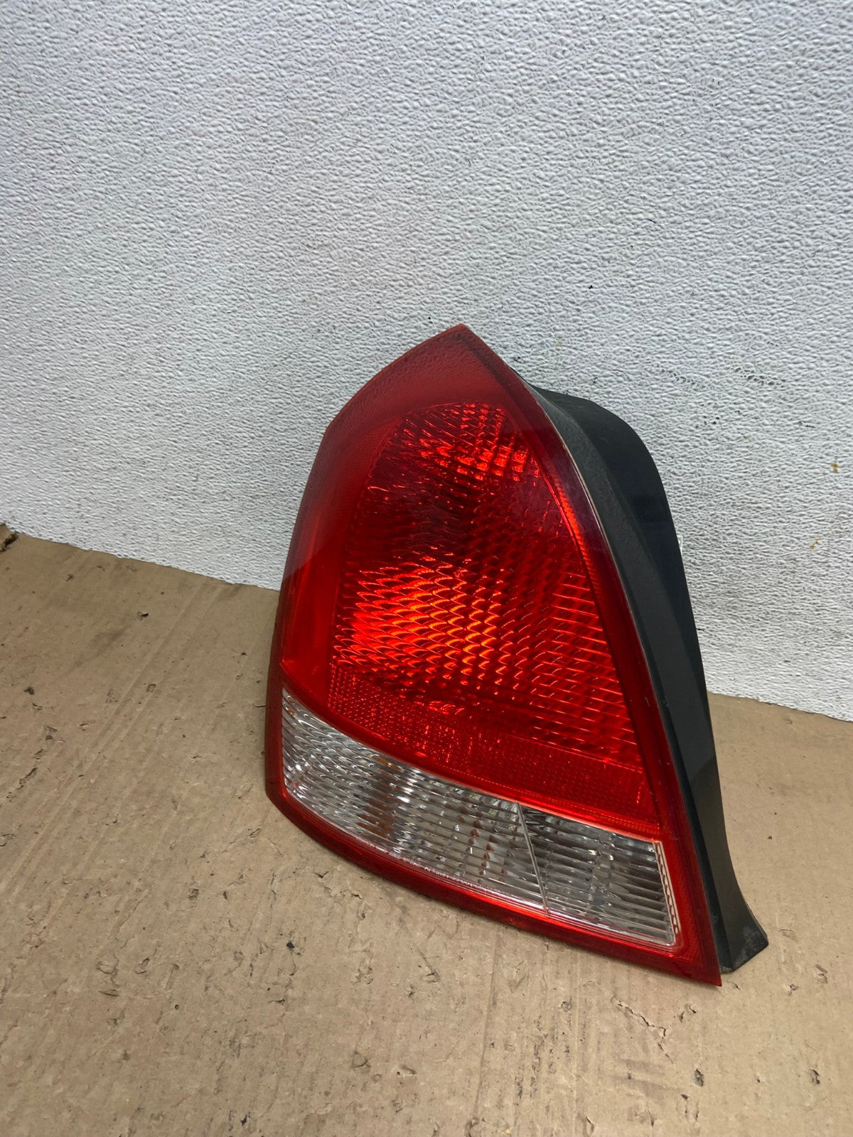 2001-2003 Sedan Hyundai Elantra Left Driver Lh Side Tail Light AE9328 LK0