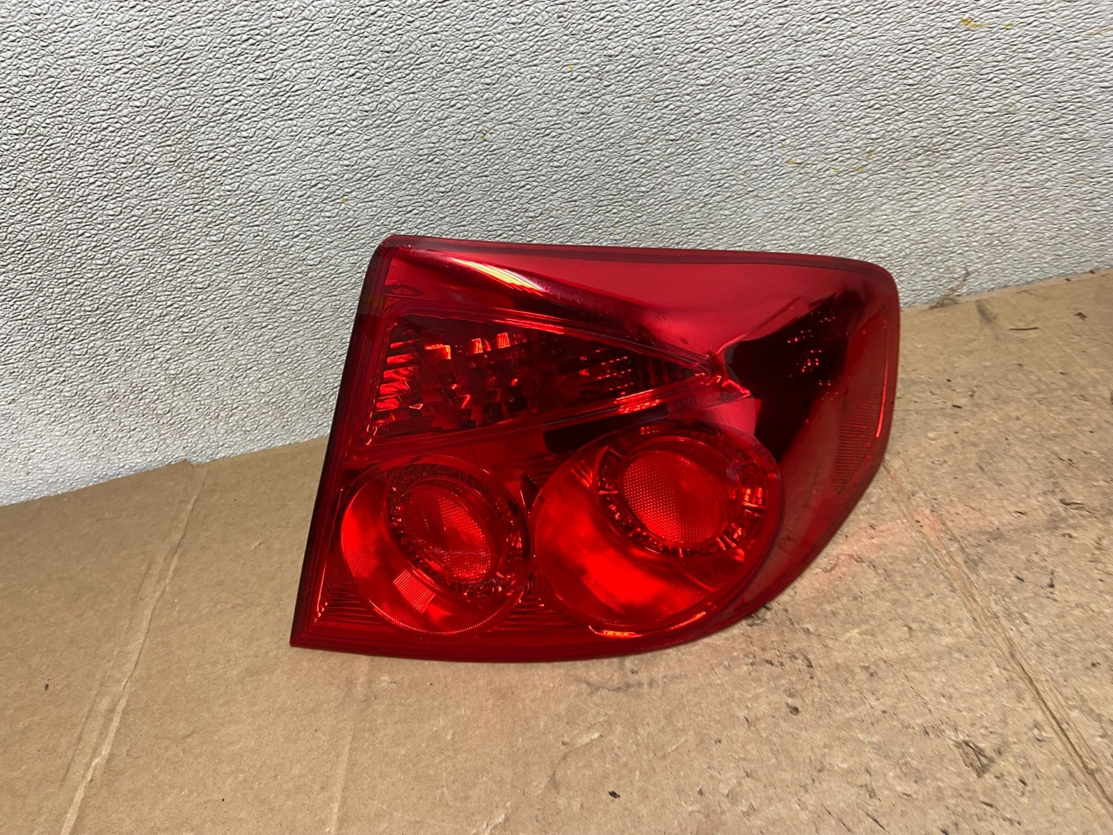 2005 to 2006 Infiniti G35 Right Passenger Side Tail Light OEM AA4019 DW0