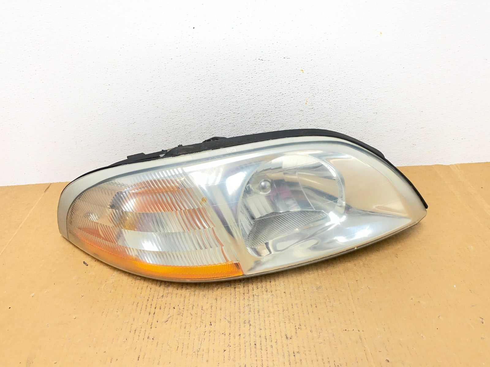1999 to 2003 Ford Windstar Right Passenger RH Halogen Headlight AE0377 DW0