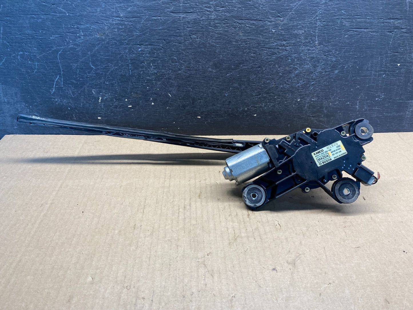 2004 to 2009 Mazda 3 Windshield Rear Wiper Motor ag9670 DG5