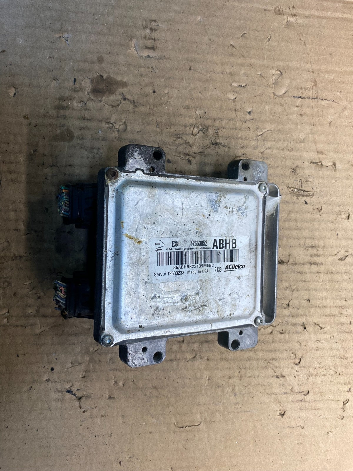 2010 to 2013 Chevrolet Silverado Yukon Engine Control Module ECM ECU AE8031 DW1