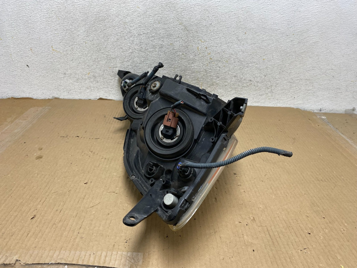 2006 to 2010 Toyota Sienna Left Driver Lh Side Headlight Halogen AH3050 DW9