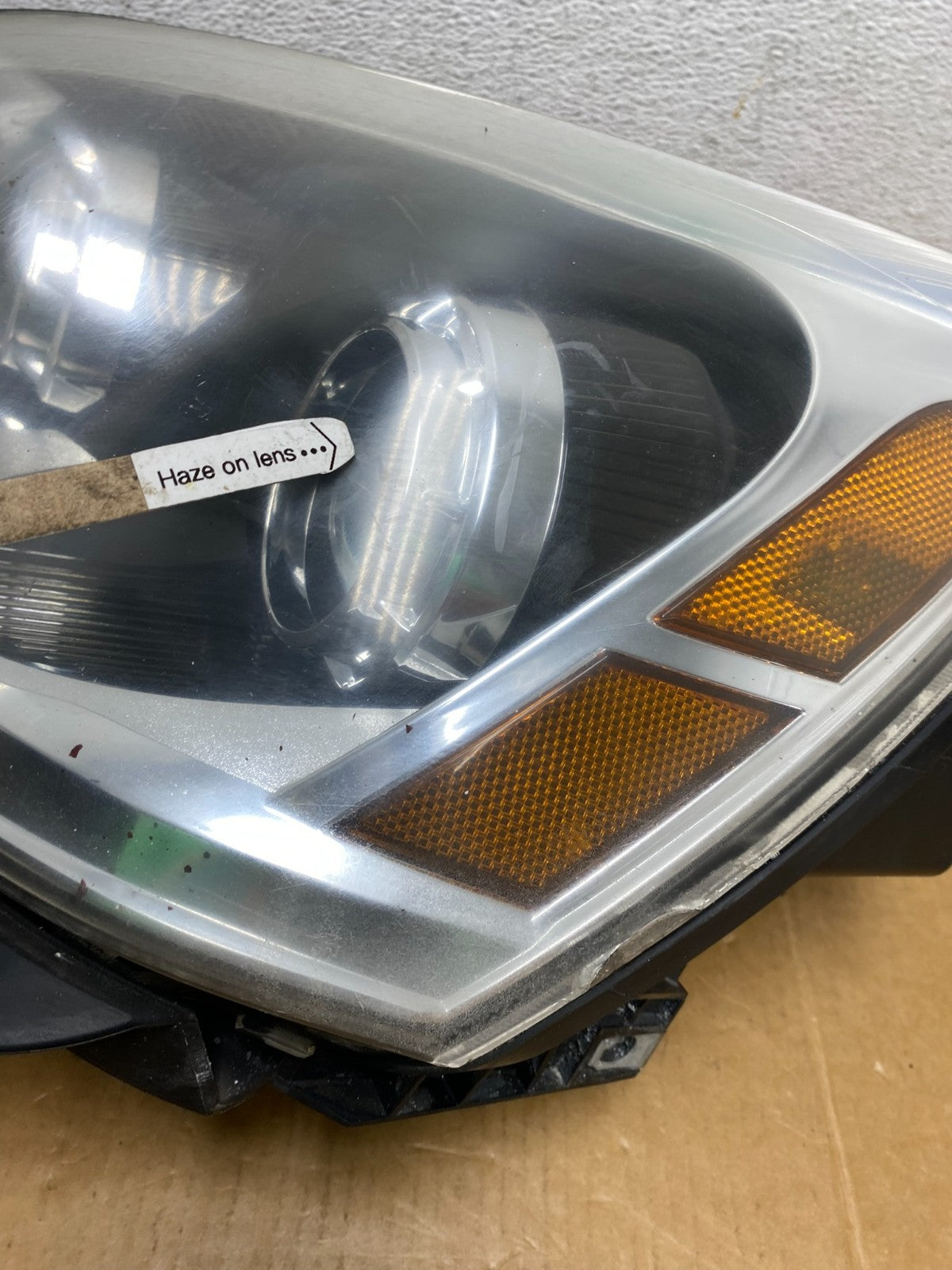2007 to 2012 Gmc Acadia Halogen Headlight Left Driver LH Side AD8970 DW4