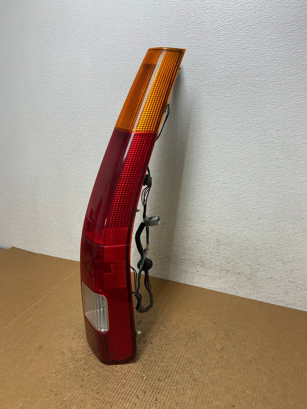 2002 - 2004 Honda Crv Cr-v Right Passenger Rh Side Tail Light DEPO AE1402 LK1
