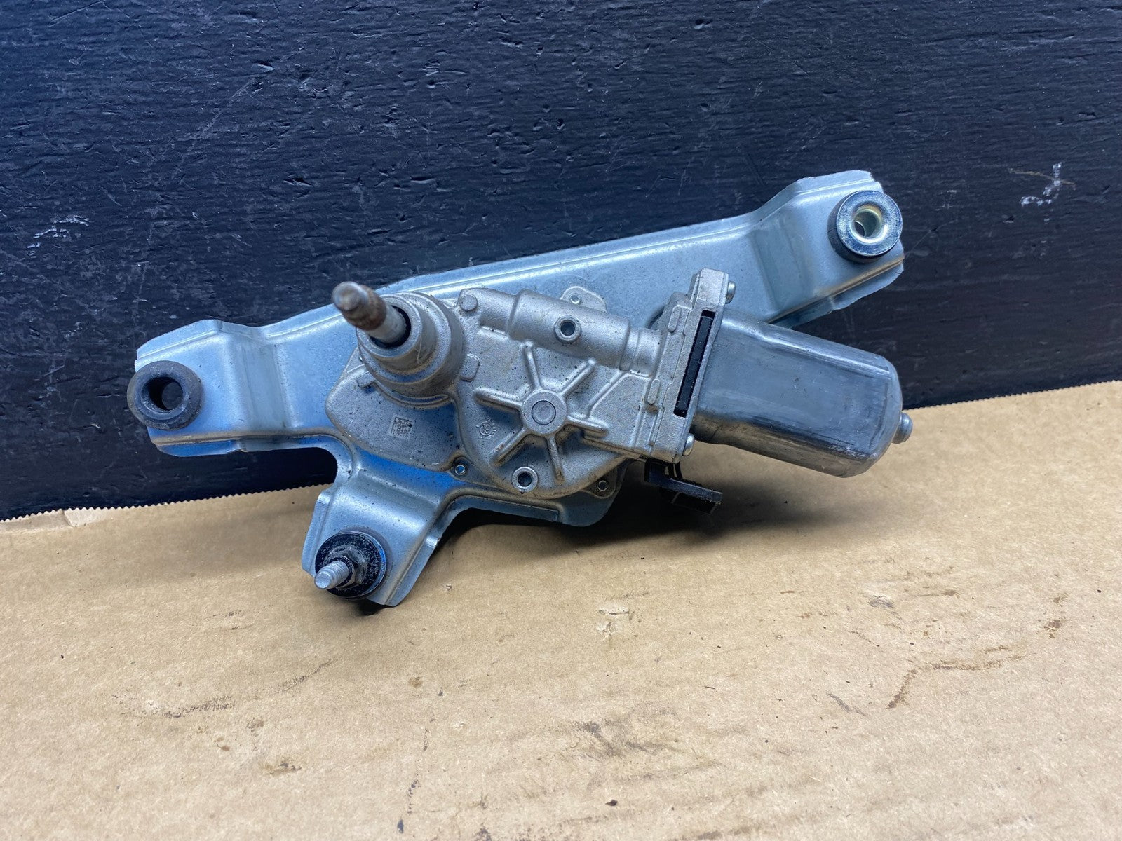 2019 - 2023 Jeep Cherokee Tailgate Back Door Rear Wiper Motor Wiper AC7985 DG0